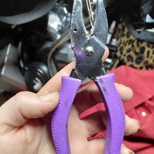 Purple Handheld Hole Punch
